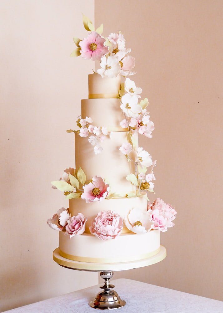 fairytale-wedding-cake